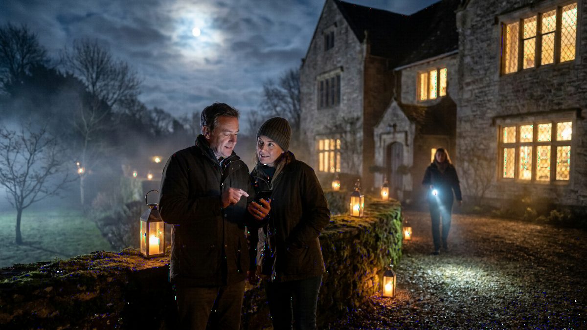 How Reporting & Moderation Protect Paranormal Singles — Report a member immediately if they: