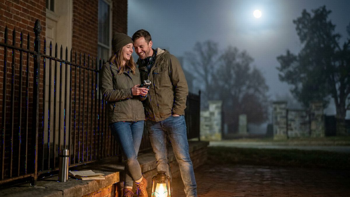 How Paranormal Couples First Connected — Real Stories from the Paranormal Community — Their first messages weren’t g...